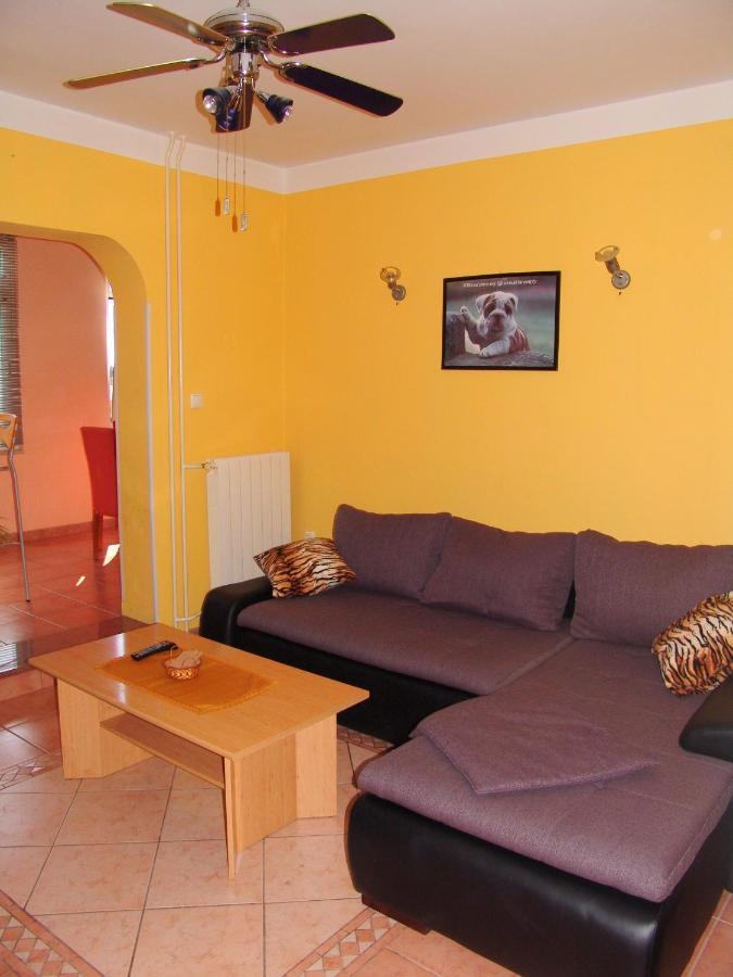 Apartments Bozica Krk Town Exterior photo