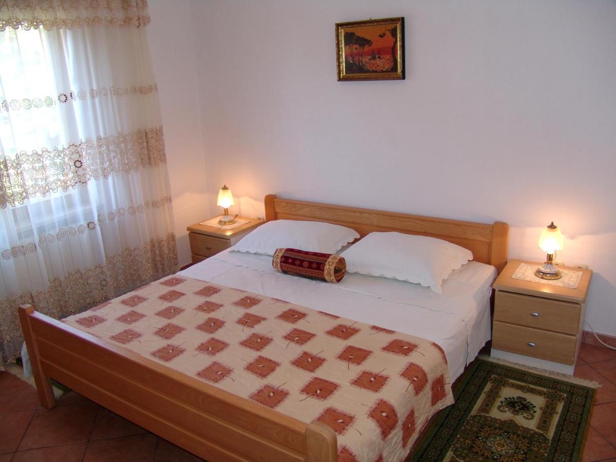 Apartments Bozica Krk Town Exterior photo