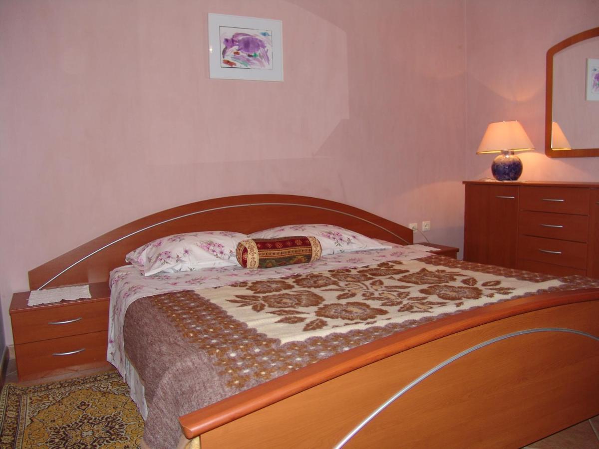 Apartments Bozica Krk Town Exterior photo